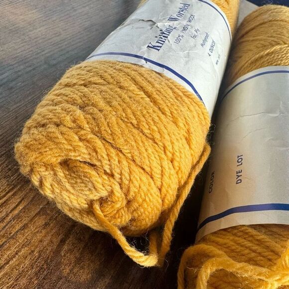 New Knitting Worsted yarn vintage 2 skeins 100% virgin wool 4 ounces yellow - Picture 5 of 6
